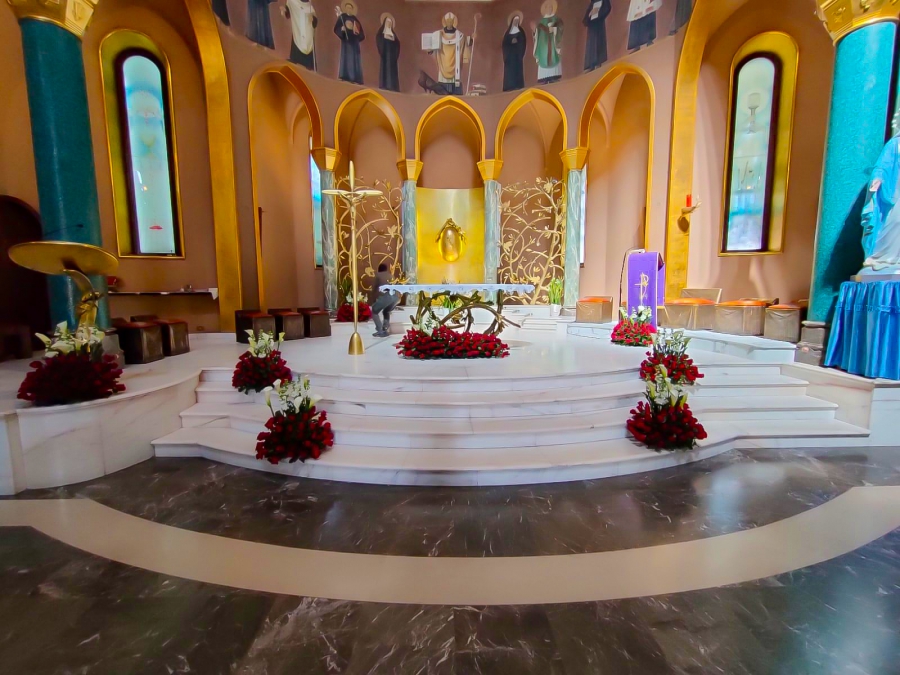 Ołtarz Sanktuarium św. Rity w Cascii ozdobiony na Zwiastowanie dzięki naszym Przyjaciołom!