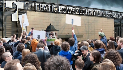 Społeczeństwo reaguje na bluźnierstwo &rdquo;Klątwy&rdquo;: protesty i interwencje prawne.