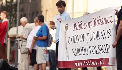 Publiczne Różańce gromadzą Polaków na wspólnej modlitwie