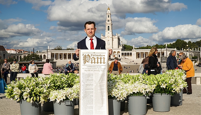 Czwarty finał akcji Twoja lilia w Fatimie. Byliśmy tam z liliami i zwojem!