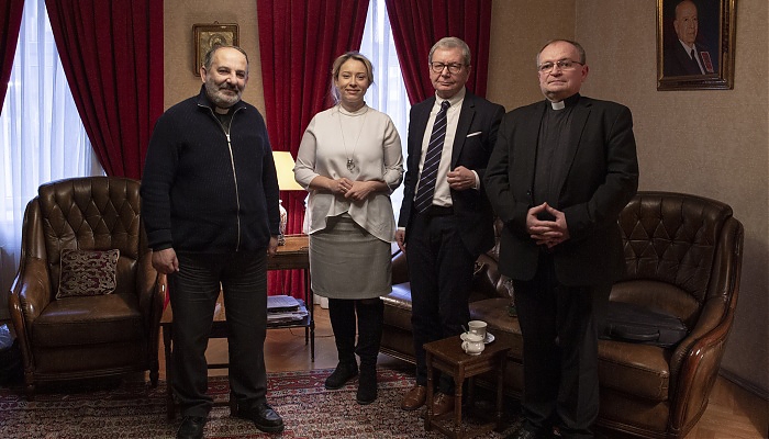 Ks. Isakowicz-Zaleski i Ks. Kantor: ugoda w siedzibie Stowarzyszenia Ks. Piotra Skargi
