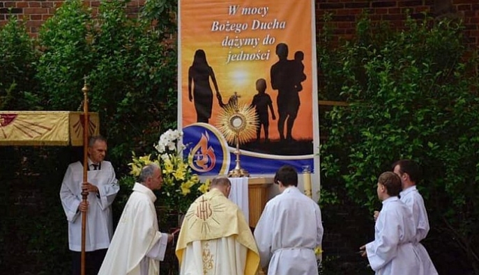 Zadbajmy o godne uczczenie uroczystości Najświętszego Ciała i Krwi Chrystusa