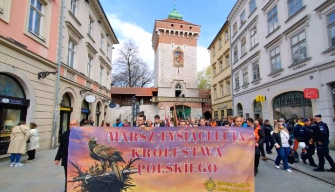 Dumni z Millenium Regni Poloniae przeszliśmy ulicami Krakowa